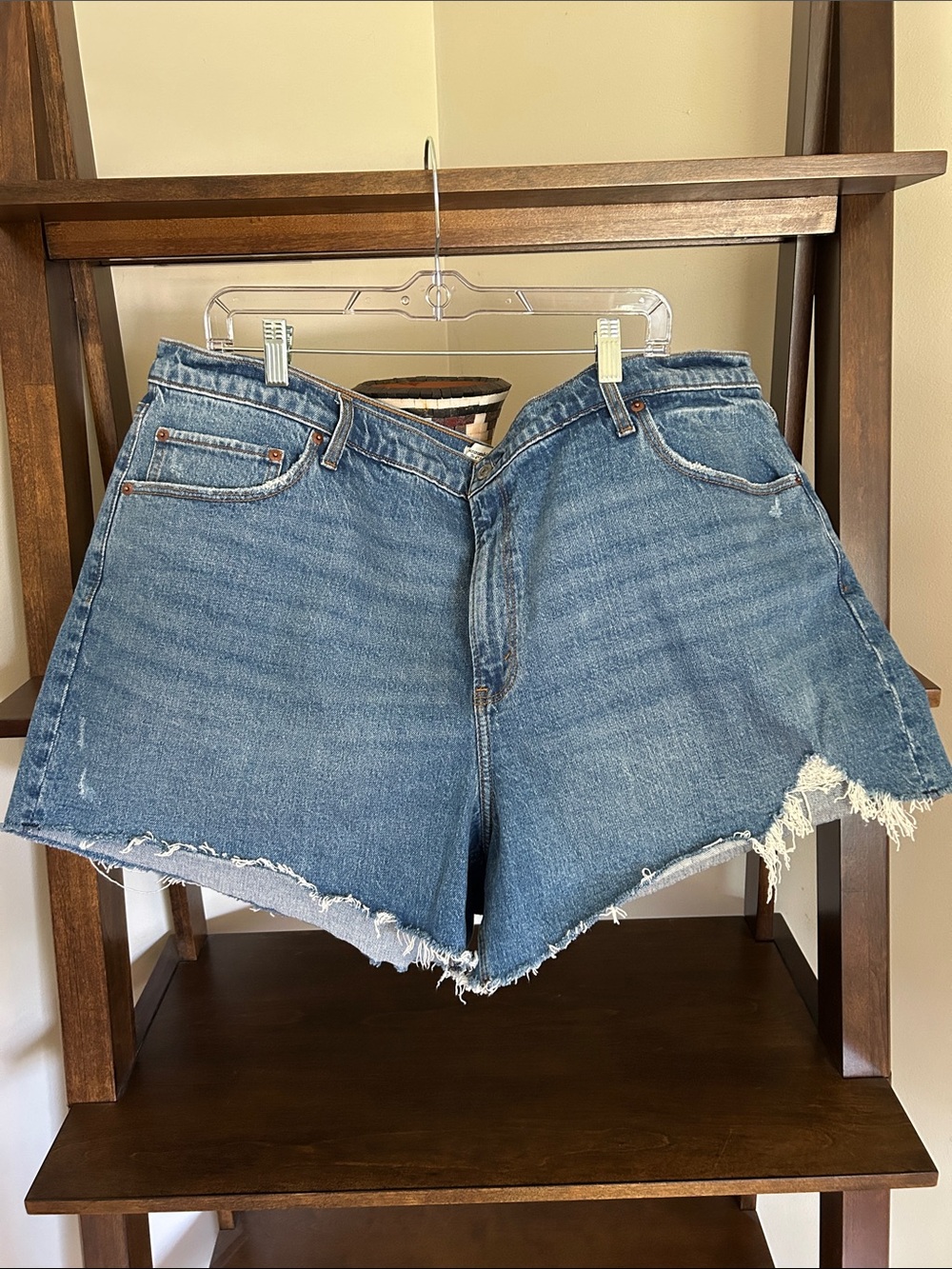 Abercrombie & Fitch 4” Mom Short High Rise Denim Cutoff Shorts